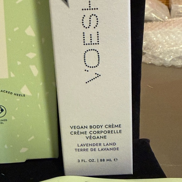 VOESH New York Green Tea Vegan Body Creme Set - Picture 5 of 6